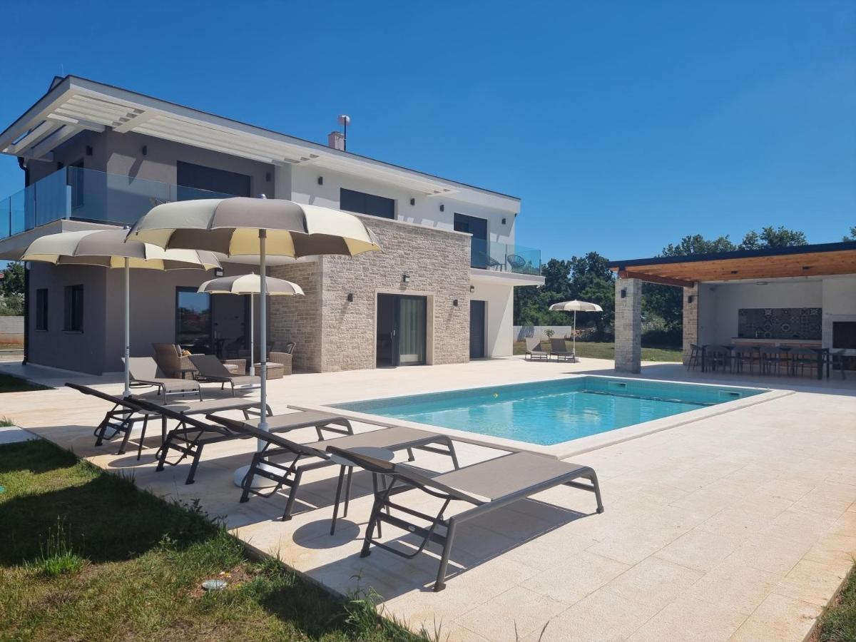 Luxury Villa Serena 2022 - With Heated Pool Cukrici Exterior photo